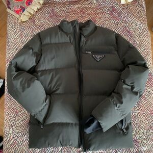 Prada Puffer Jacket Mens/Women